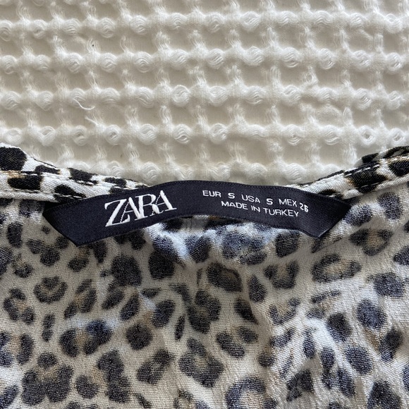 Cheetah Print Top - Picture 2 of 2